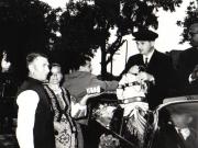 Membri ai conducerii de partid şi de stat vizitând regiunea Argeş (Goleşti)