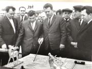 Membri ai conducerii de partid şi de stat vizitând regiunea Argeş (Slatina)