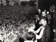 Aspect de la mitingul ce a avut loc în oraşul Târgu Mureş cu prilejul vizitei conducătorilor de partid şi de stat în regiunea Mureş Autonomă Maghiară.