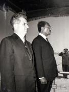 Vizita delegaţiei R.S.R. condusă de preşedintele Nicolae Ceauşescu în Republica Arabă Egipt – primirea oficială pe aeroportul din Cairo.    (2 aprilie 1972).