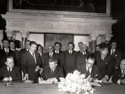 Aspecte de la vizita oficială de prietenie a preşedintelui Consiliului de Stat al României, Nicolae Ceauşescu împreună cu Elena Ceauşescu, în Olanda.(10-13 aprilie 1973).