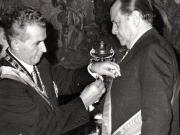 Aspecte din timpul vizitei oficiale de prietenie a preşedintelui Consiliului de Stat al României, Nicolae Ceauşescu şi a Elenei Ceauşescu în Venezuela (acordarea unor înalte distincţii).      (septembrie 1973).