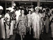Elena Ceauşescu împreună cu soţia şefului statului Guineea înainte de părăsirea oraşului Conacry.(12 martie 1974).