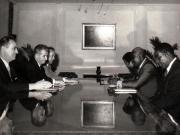 Convorbiri oficiale cu delegaţia de partid şi guvernamentală a Republicii Liberia, condusă de James Greene, vicepreşedinte al Republicii.   (20 august 1974).