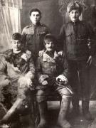 Grup de români participanţi la Revoluţia Socialistă din Octombrie 1917. (1918)