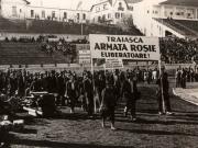 Mitingul de pe stadionul A.N.E.F. în sprijinul Platformei F.N.D. Participanţii la miting cer constituirea unui guvern al Frontului Naţional Democrat. (8 octombrie 1944)