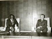 Preşedintele Nicolae Ceauşescu a primit, în staţiunea Neptun, pe Jean Keutcha, ministrul afacerilor externe al Republicii Unite Camerun, care a făcut o vizită oficială în România.(21.VII.1977)
