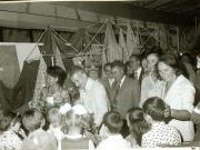 Vizita preşedintelui Nicolae Ceauşescu împreună cu Elena Ceauşescu şi alţi conducători de partid şi de stat la Târgul de mostre şi bunuri de consum de la Complexul Expoziţional din Piaţa Scânteii.(20.VIII.1977)