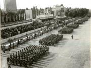 Aspect de la marea demonstraţie a oamenilor muncii din Piaţa Aviatorilor prilejuită de aniversarea a 33 de ani de la victoria insurecţiei naţionale antifasciste şi antiimperialiste a poporului român.(23.VIII.1977)