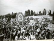 Aspect de la marea demonstraţie a oamenilor muncii din Piaţa Aviatorilor prilejuită de aniversarea a 33 de ani de la victoria insurecţiei naţionale antifasciste şi antiimperialiste a poporului român.(23.VIII.1977)