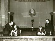 Vizita oficială în ţara noastră a cancelarului federal al Republicii Federale Germania, Helmut Schmidt. Aspect de la solemnitatea semnării Declaraţiei comune.(7.I.1978)