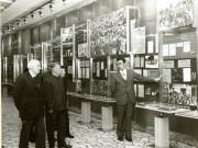 La invitaţia Institutului român pentru relaţiile culturale cu străinătatea şi a asociaţiei de prietenie româno-chineză, o delegaţie a Asociaţiei de prietenie a poporului chinez cu străinătatea şi a Asociaţiei China-România, condusă de Wang Pin-nan, preşedintele asociaţiei, a făcut o vizită în ţara noastră. La Muzeul de Istorie al P.C.R. (7.IV.)(6-16.IV.1978)