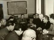 Primirea la sediul C.C. al P.C.R., de către Paul Niculescu – membru al Comitetului Politic Executiv şi Vasile Muşat – secretar al C.C. al P.C.R., a delegaţiei Asociaţiei de prietenie a poporului chinez cu străinătatea şi a Asociaţiei de prietenie China-România, condusă de Wang Pin-nan. Au mai participat: Dumitru Turcuş, I. Popescu-Puţuri, Ion Botar – secretar I.R.R.C.S. şi ambasadorul R.P. China la Bucureşti – Li Tinciuan. (14.IV.)(6-16.IV.1978)