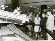 În continuarea vizitei pe care o întreprind în S.U.A., preşedintele Nicolae Ceauşescu şi persoanele care îl însoţesc au fost oaspeţi ai statului Texas. În vizită la Centrul Spaţial „Lyndon B. Johnson” al NASA din Housten (15.IV.)(12-17.IV.1978)