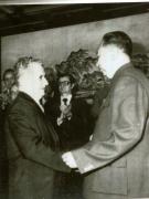 La invitaţia preşedintelui C.C. al P.C. Chinez, Hua Kuo-fen, o delegaţie de partid, condusă de preşedintele Nicolae Ceauşescu, secretar general al P.C.R., a făcut o vizită oficială de prietenie în R.P. China. Din delegaţie au făcut parte: Elena Ceauşescu, Cornel Burtică, Dumitru Popescu, Ştefan Andrei şi alţii. După semnarea documentelor oficiale. (19.V.)(14-20.V.1978)