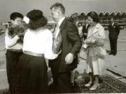 La invitaţia Majestăţii Sale regina Elisabeta a II-a şi a ducelui de Edinburgh, preşedintele Nicolae Ceauşescu împreună cu Elena Ceauşescu au făcut, între 13-16.VI.1978, o vizită de stat în Anglia. Au fost însoţiţi de Gh. Oprea, Ştefan Andrei, Vasile Pungan şi Ion Avram. La plecare pe aeroportul internaţional Otopeni.(13-16.VI.1978)