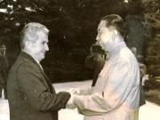 La invitaţia lui Nicolae Ceauşescu, o delegaţie a R.P. China, condusă de Hua Guofeng, preşedintele C.C. al P.C. Chinez, a efectuat o vizită oficială în ţara noastră.În imagine cei doi preşedinţi.(16-21.VIII.1978)