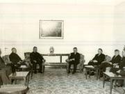 Nicolae Ceauşescu, secretar general al P.C.R., preşedintele R.S.R., a primit delegaţia de activişti ai P.C. Chinez, în frunte cu Tien In, prim-secretar al Comitetului provincial Geţiang al P.C. Chinez, şi Cien-Peisien, prim-secretar al Comitetului provincial Hubei al P.C. Chinez, care, la invitaţia C.C. al P.C.R., efectuează o vizită în ţara noastră.Au participat: Iosif Banc, Iosif Uglar, Vasile Muşat.(26.X.1978)