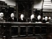 Gheorghe Gheorghiu –Dej, Petru Groza, Ana Pauker, Vasile Luca, Teohari Georgescu, Chişinevselu Iosif pe banca ministerială, cu prilejul celei de-a 10-a sesiuni a Marii Adunări Naţionale în cadrul căreia s-a luat în discuţie proiectul de lege pentru aprobarea bugetului de stat al R.P.R. pe anul 1951. (5.04.1951).