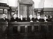 Gheorghe Gheorghiu –Dej, Petru Groza, Ana Pauker, Vasile Luca, Teohari Georgescu, Chişinevselu Iosif pe banca ministerială, cu prilejul celei de-a 10-a sesiuni a Marii Adunări Naţionale în cadrul căreia s-a luat în discuţie proiectul de lege pentru aprobarea bugetului de stat al R.P.R. pe anul 1951. (5.04.1951).