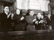 Gheorghe Gheorghiu –Dej, Ana Pauker, Vasile Luca, Teohari Georgescu, Miron Constantinescu Valter Roman, Vasile Mârza pe banca ministerială cu prilejul celei de-a 10-a sesiuni a Marii Adunări Naţionale în cadrul căreia s-a votat bugetul de stat al R.P.R. pe anul 1951 şi s-a semnat Apelul pentru un Pact al Păcii (7.IV.1951). (5-7.IV.1951).
