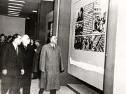 Gheorghe Gheorghiu –Dej, Chişinevselu Iosif, Ana  Pauker, vizitând expoziţia Aspecte din construirea comunismului în U.R.S.S.”  (pavilionul din Bd. G-ral Magheru). (5.11.1951).