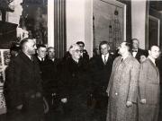 Gheorghe Gheorghiu –Dej vizitând expoziţia Aspecte din construirea comunismului în U.R.S.S.” (pavilionul din Bd. G-ral Magheru). (5.11.1951).