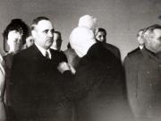 Cu prilejul împlinirii a 50 de ani de la naşterea lui Gheorghe Gheorghiu –Dej, Prezidiul Mari Adunări Naţionale a R.P.R. i-a atribuit acestuia titlul de „Erou al Muncii Socialiste” din R.P.R., conferindu-i Medalia de Aur „Secera şi Ciocanul”. La această festivitate participă conducători de partid şi de stat: C.I.Parhon, Vasile Luca, Petru Groza, Gh. Vasilichi, P.Constantinescu - Iaşi, Gh. Stoica, Emil Bodnăraş. (Prezidiu M.A.N.).(8.11.1951).