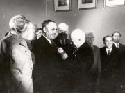 Cu prilejul împlinirii a 50 de ani de la naşterea lui Gheorghe Gheorghiu –Dej, Prezidiul Mari Adunări Naţionale a R.P.R. i-a atribuit acestuia titlul de „Erou al Muncii Socialiste” din R.P.R., conferindu-i Medalia de Aur „Secera şi Ciocanul”. La această festivitate participă conducători de partid şi de stat: C.I.Parhon, Petru Groza, Al. Moghioroş, Iosif Chisivneselu, Ana Pauker,  Emil Bodnăraş (Prezidiu M.A.N.). (8.11.1951).