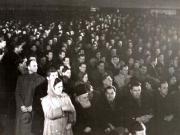 Aspect de la marele miting al oamenilor muncii din sala „Aro”, cu prilejul sărbătoririi unui an de la instalarea primului guvern democrat din istoria României. (06.03.1946).