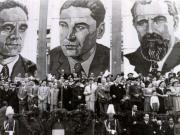 Gheorghe Gheorghiu –Dej, Petru Groza, Gh. Tătărăscu, Kavtaradze, Susaikov, Th. Georgescu, E. Bodnăraş, M. Ralea, L. Pătrăşcanu, Zaharia Tănase, Zaroni, Vasiliu Răşcanu în tribuna oficială, primind demonstraţia oamenilor muncii cu prilejul zilei de 1 Mai 1946 (Piaţa Victoriei). (01.05.1946).