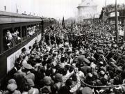 Aspect de la primirea făcută în Gara Predeal membrilor delegaţiei guvernamentale române care au participat la Conferinţa de Pace de la Paris. (21.09.1946).