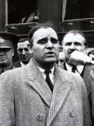 Membrii delegaţiei guvernamentale române care au participat la Conferinţa de Pace de la Paris, în Gara Predeal, unde a avut loc un miting la care au luat cuvântul Gheorghe Gheorghiu –Dej, Şt. Voitec, Florica Bagdasar, Gh. Tătărăscu, G-ral Precup, ş.a. (21.09.1946).