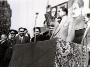 Gheorghe Gheorghiu –Dej, Şt. Voitec, Gh. Tătărăscu şi alţi membrii ai delegaţiei române la Conferinţa Păcii de la Paris se întorc în ţară. Aspect din Gara Ploieşti-Vest unde a avut loc un miting cu acest prilej. 21.09.1946).