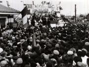 Gheorghe Gheorghiu –Dej, Şt. Voitec, Gh. Tătărăscu şi alţi membrii ai delegaţiei române la Conferinţa Păcii de la Paris se întorc în ţară. Aspect din Gara Ploieşti-Vest unde a avut loc un miting cu acest prilej. (21.09.1946).