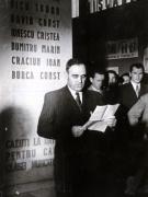 Dej vorbind la sala „Dalles” cu ocazia deschiderii expoziţiei „Refacerea şi dezvoltarea căilor ferate”. Sunt prezenţi: E. Bodnăraş, S. Zeiger, ş.a. (25.09.1946).