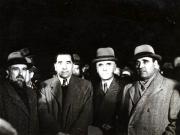 Membrii delegaţiei române în Gara Băneasa, după întoarcerea de la Paris, unde au  participat la semnarea tratatului de pace cu România. Din delegaţie au făcut parte: Dej, Şt. Voitec, Gh. Tătărăscu, G-ral Dămăceanu, Th. Georgescu. (17.10.1946).