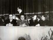Aspecte de la festivitatea organizată la Ateneu la 19.10.1946 cu prilejul sărbătoririi zilei prieteniei româno-sovietice. Participă: Gh. Gheorghiu–Dej, Gh. Tătărăscu, P. Groza, I.G. Maurer, C.I. Parhon, Fl. Bagdasar, G-ral V. Răşcanu, reprezentanţi diplomatici şi militari ai U.R.S.S., ş.a. (19.10.1946).