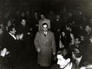 Gh. Gheorghiu–Dej sosind la marea întrunire B.P.D. a inginerilor şi tehnicienilor din sala cinematografului „Aro”. (9.11.1946).