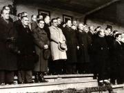 Dej şi alte persoane participă la solemnitatea inaugurării viaductului de la Caracău. (10.11.1946).