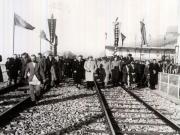 Gh. Gheorghiu–Dej, după inaugurarea viaductului de la Caracău, vizitează şantierul. (10.11.1946).