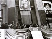 Gh. Gheorghiu–Dej la marea întrunire B.P.D. a soldaţilor şi ofiţerilor din Piaţa Universităţii. A mai participat G-ral V. Răşcanu, ş.a. (17.11.1946).