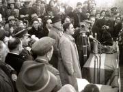 Gh. Gheorghiu–Dej vorbind la marele miting al oamenilor muncii din Piaţa Naţiunii, cu prilejul victoriei forţelor democrate în alegeri. (22.11.1946).