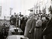 Gh. Gheorghiu–Dej, P. Groza, ş.a. în tribună la marele miting al oamenilor muncii din Piaţa Naţiunii, cu prilejul victoriei forţelor democrate în alegeri. (22.11.1946).