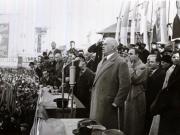 Gh. Gheorghiu–Dej, P. Groza, Gh. Vasilichi, Th. Georgescu, ş.a. în tribună la marele miting al oamenilor muncii din Piaţa Naţiunii, cu prilejul victoriei forţelor democrate în alegeri. (22.11.1946).