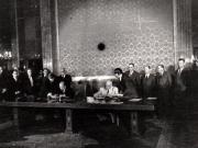 Gh. Gh.-Dej, Petru Groza, Walter Ulbricht, Teohari Georgescu, Iosif Chişinevschi, Chivu Stoica la solemnitatea de la Consiliul de Miniştri, cu prilejul semnării declaraţiei comune şi a unor acorduri între R.P.R. şi R.D.G. (22 septembrie 1950)