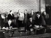 Gh. Gh.-Dej, Petru Groza, Walter Ulbricht, Alexandru Bârlădeanu, Iosif Chişinevschi, Chivu Stoica la solemnitatea de la Consiliul de Miniştri, cu prilejul semnării declaraţiei comune şi a unor acorduri între R.P.R. şi R.D.G. (22 septembrie 1950)