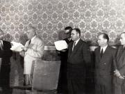 Gh. Gh.-Dej, Petru Groza, Walter Ulbricht, Teohari Georgescu, Iosif Chişinevschi, la solemnitatea de la Consiliul de Miniştri, cu prilejul semnării declaraţiei comune şi a unor acorduri între R.P.R. şi R.D.G. În imagine, dr. Petru Groza rostindu-şi cuvântarea. (22 septembrie 1950)