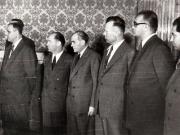 Gh. Gh.-Dej, Teohari Georgescu, Iosif Chişinevschi, Chivu Stoica, Miron Constantinescu, Gh. Apostol la solemnitatea de la Consiliul de Miniştri, cu prilejul semnării declaraţiei comune şi a unor acorduri între R.P.R. şi R.D.G. (22 septembrie 1950)