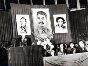 Gh. Gh.-Dej vorbind la marele miting de la Atelierele I.T.B. Floreasca, cu prilejul alegerilor din 3 decembrie 1950. (1 decembrie 1950)